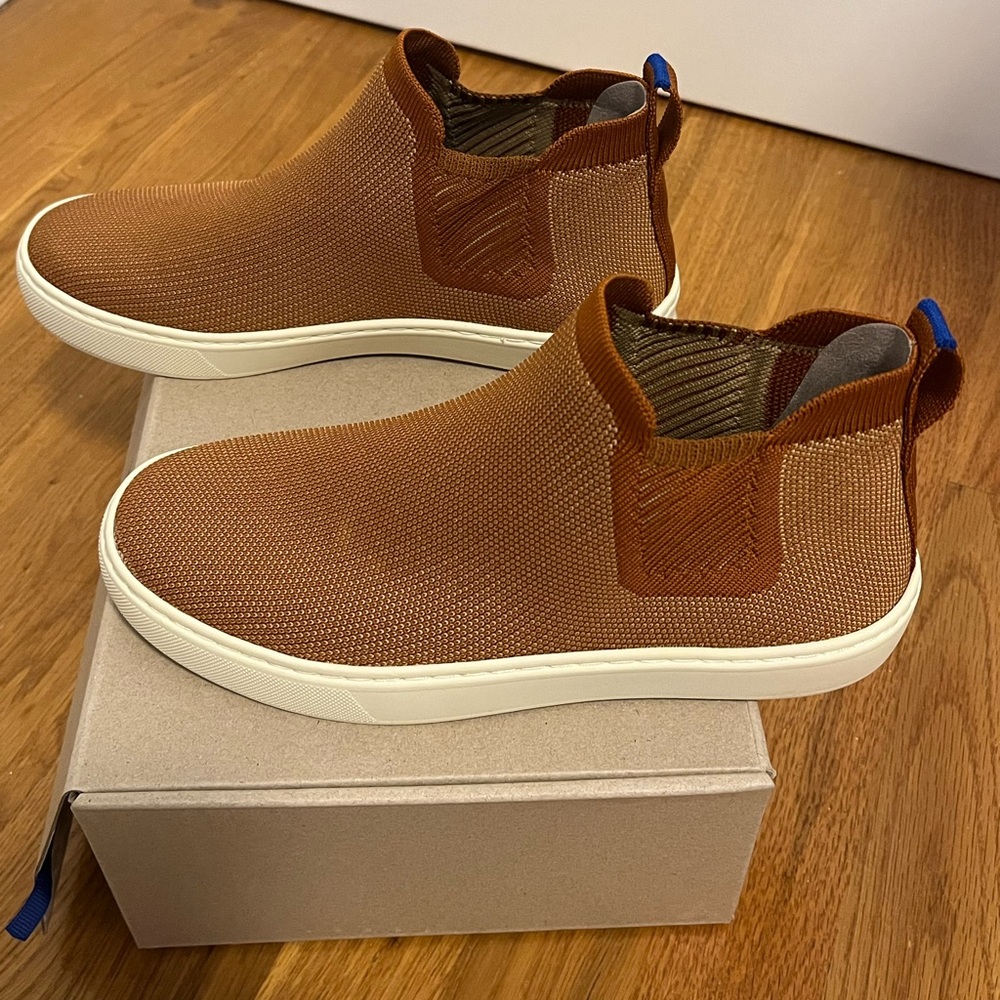 NWT Rothy’s Chelsea Boots in Fawn - Picture 2 of 9